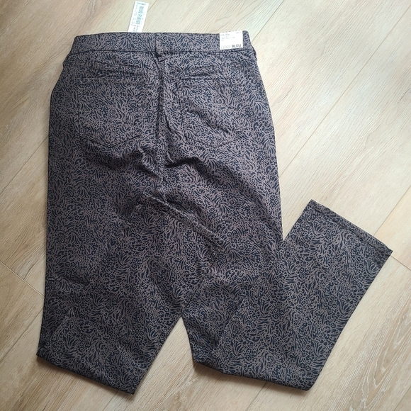 Code Bleu Chelsea Black Patterned Straight Leg Pants NWT - Picture 8 of 10